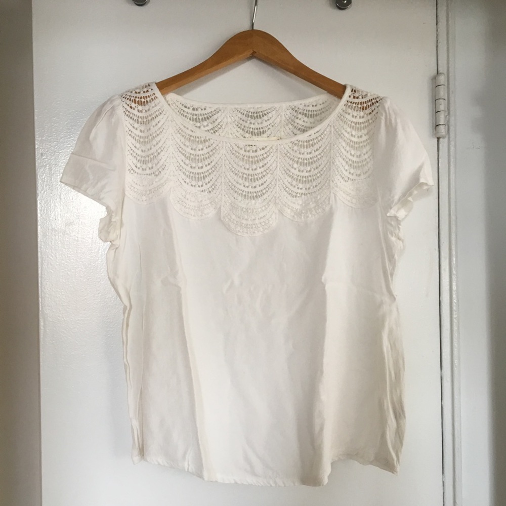 Crochet detail, white t-shirt